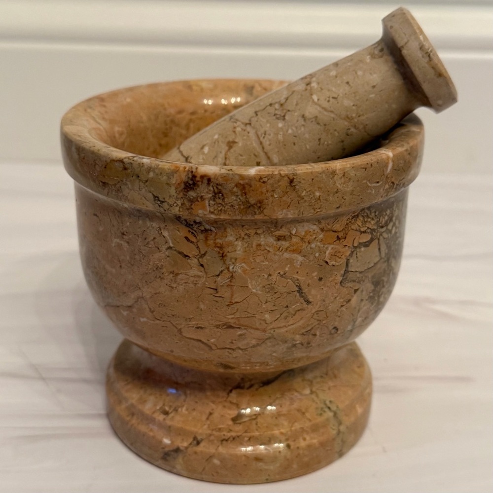 Marble Pedestal Mortar and Pestle Set - new and unused!